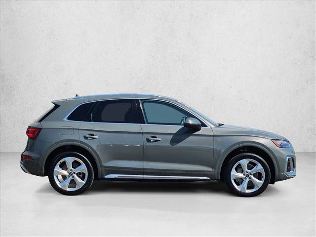 Used 2023 Audi Q5 2.0T Premium Plus w/ Premium Plus Package AWD/4WD video 4