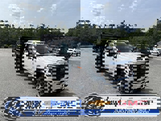 New 2025 GMC Sierra 3500 Pro w/ Convenience Package