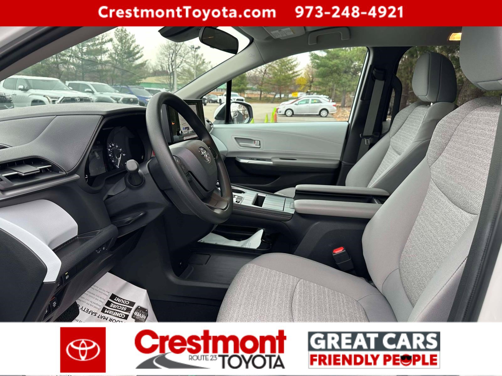 Used 2025 Toyota Sienna LE image 16