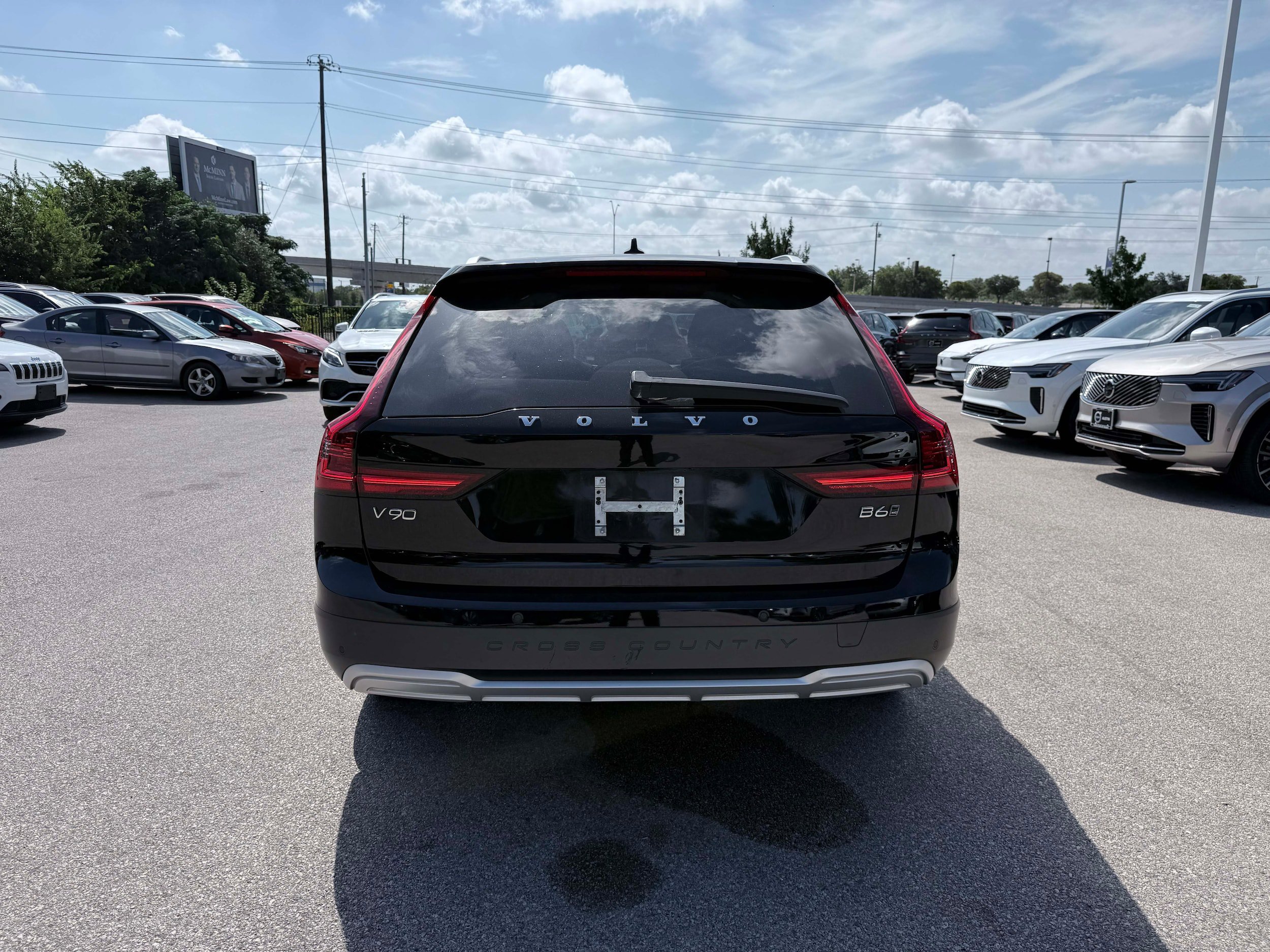Certified 2025 Volvo V90 B6 Cross Country Plus AWD/4WD image 5
