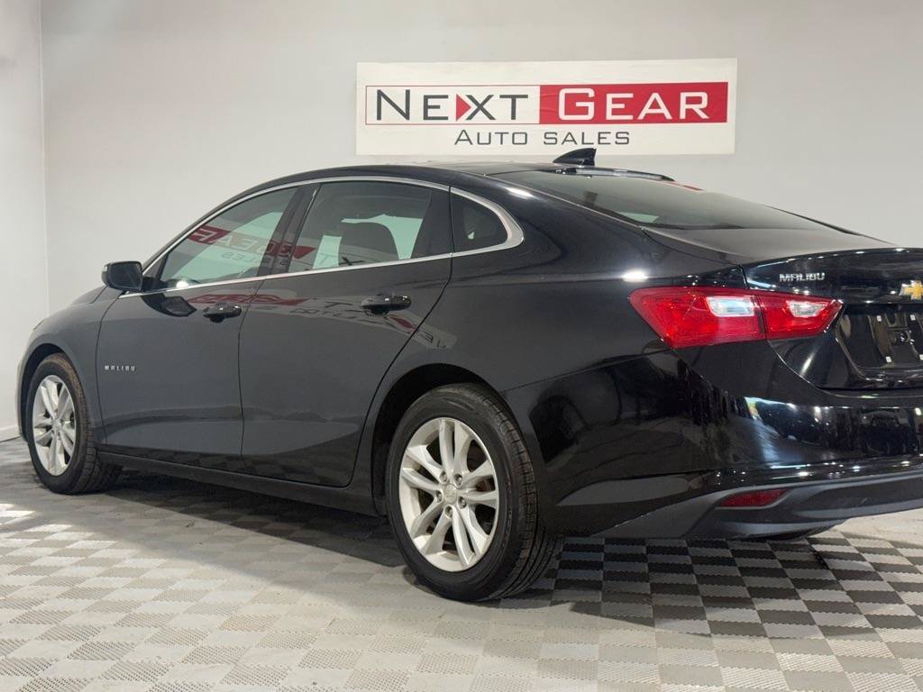 Used 2017 Chevrolet Malibu LT FWD image 6
