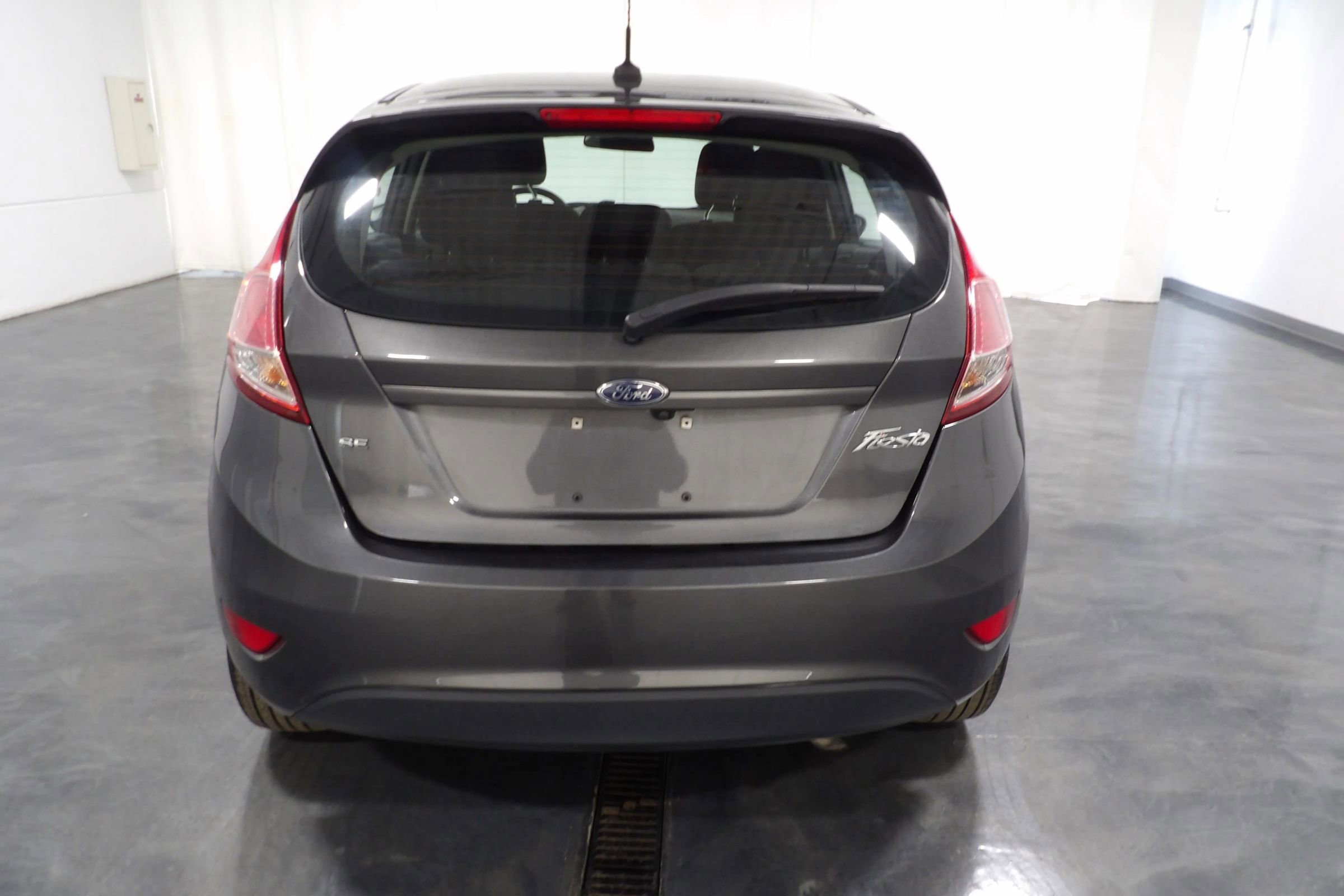 Used 2018 Ford Fiesta SE w/ Equipment Group 201A FWD image 5