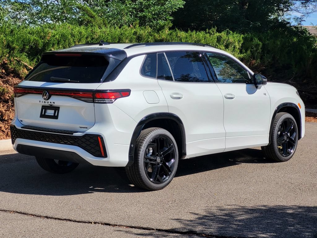 New 2026 Volkswagen Tiguan SE R-Line AWD/4WD image 4