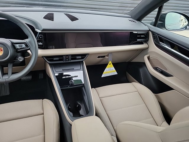 Used 2025 Porsche Macan 4 Electric image 18