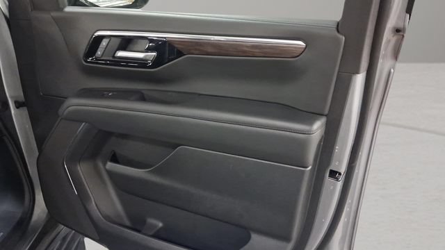 Used 2025 Chevrolet Tahoe LT AWD/4WD image 15