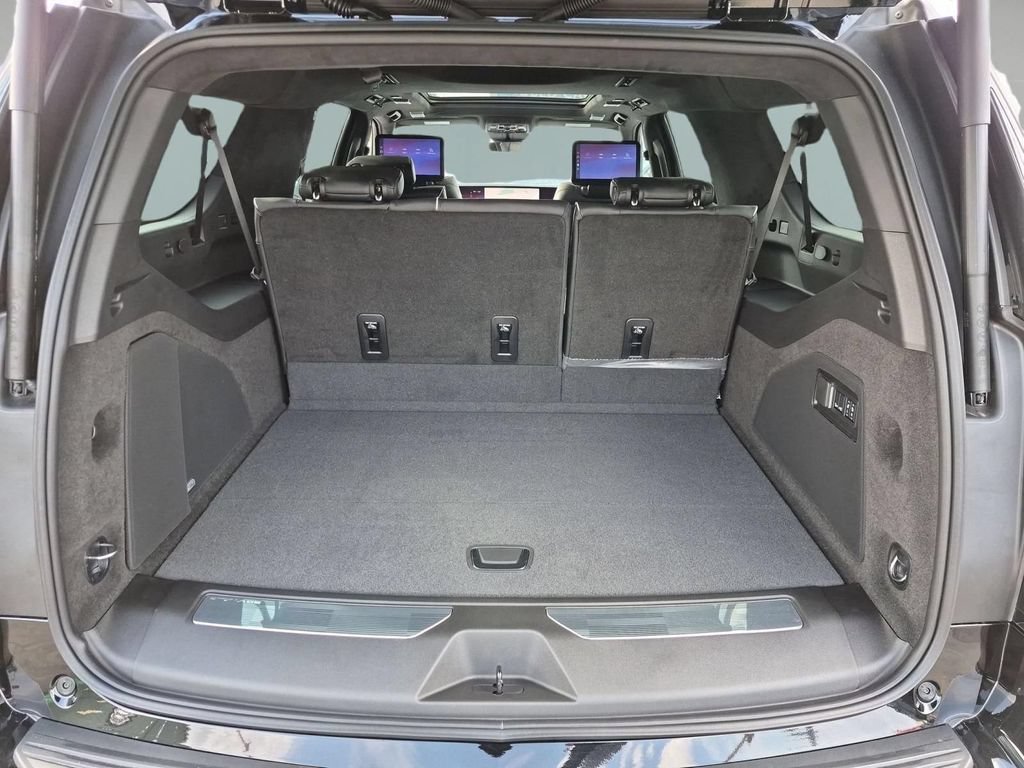 New 2026 Cadillac Escalade ESV Platinum Sport AWD/4WD image 26