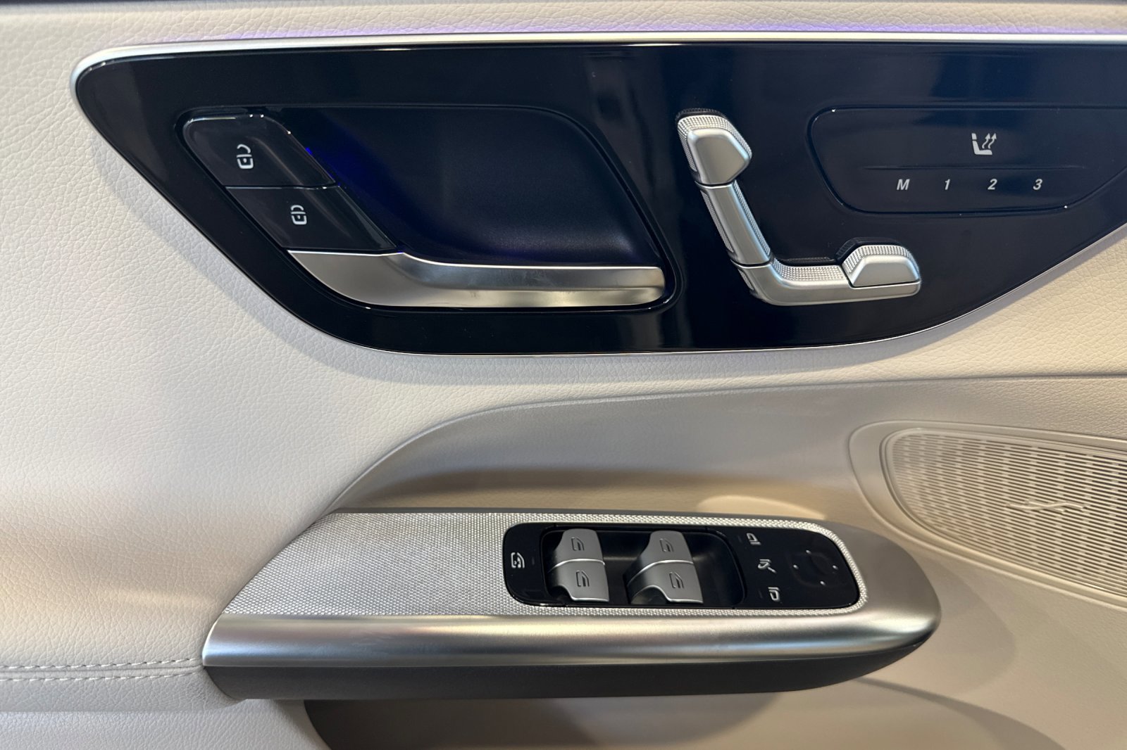 New 2026 Mercedes-Benz GLC 300 image 11