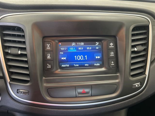 Used 2015 Chrysler 200 Limited image 12