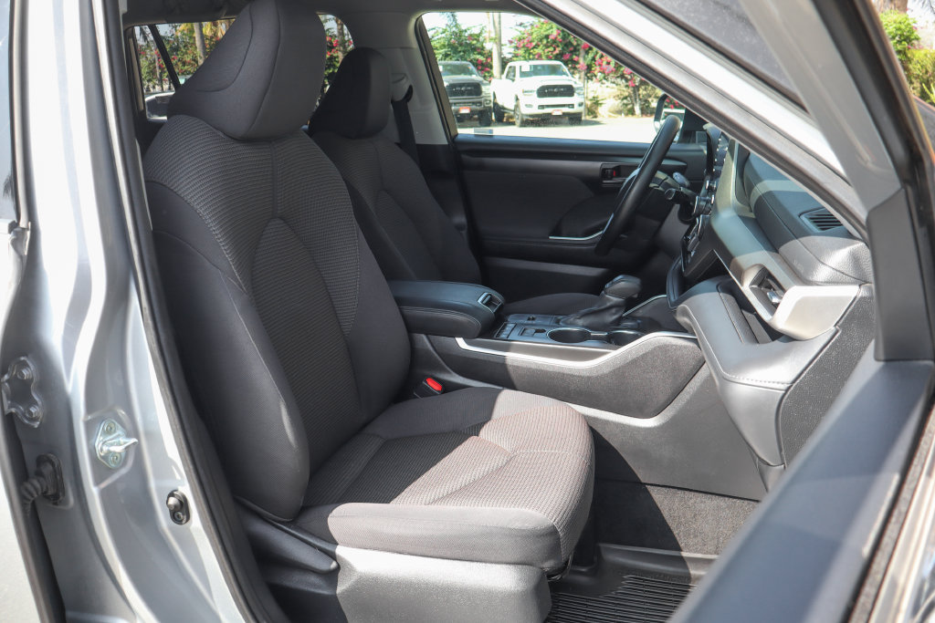 Used 2021 Toyota Highlander L FWD image 47