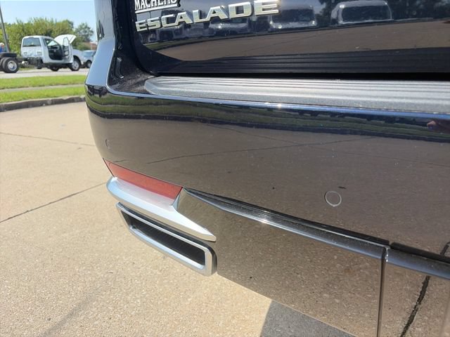 Used 2024 Cadillac Escalade Premium Luxury w/ Performance Package AWD/4WD image 36