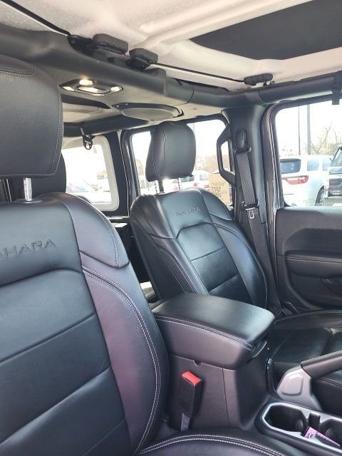 Used 2019 Jeep Wrangler Unlimited Sahara w/ Advanced Safety Group image 8
