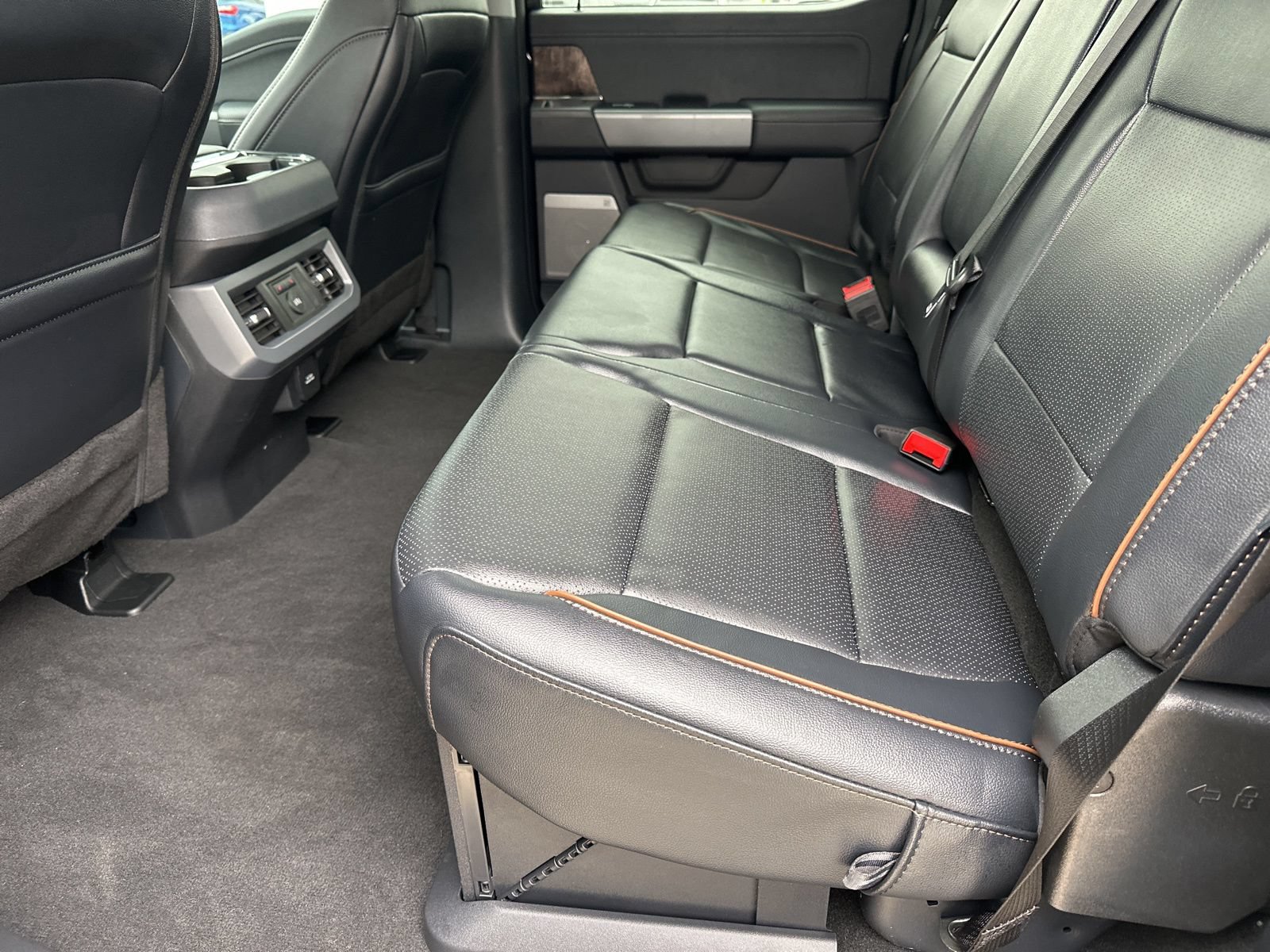 New 2025 Ford F350 Lariat w/ Lariat Ultimate Package AWD/4WD image 33