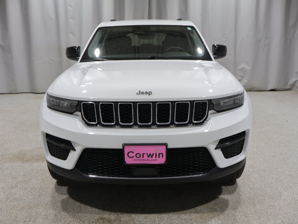 Certified 2023 Jeep Grand Cherokee Laredo AWD/4WD image 9