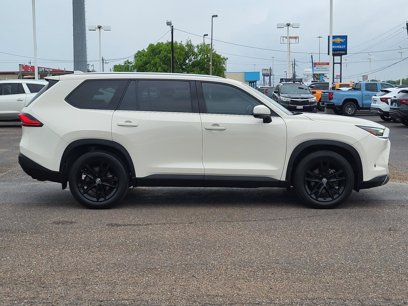 Used 2024 Toyota Grand Highlander FWD image 6