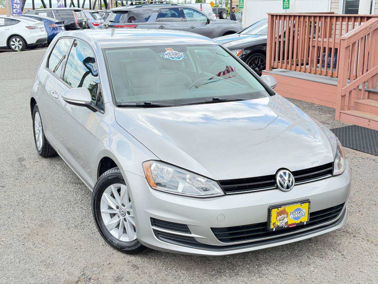 Used 2015 Volkswagen Golf S FWD image 2
