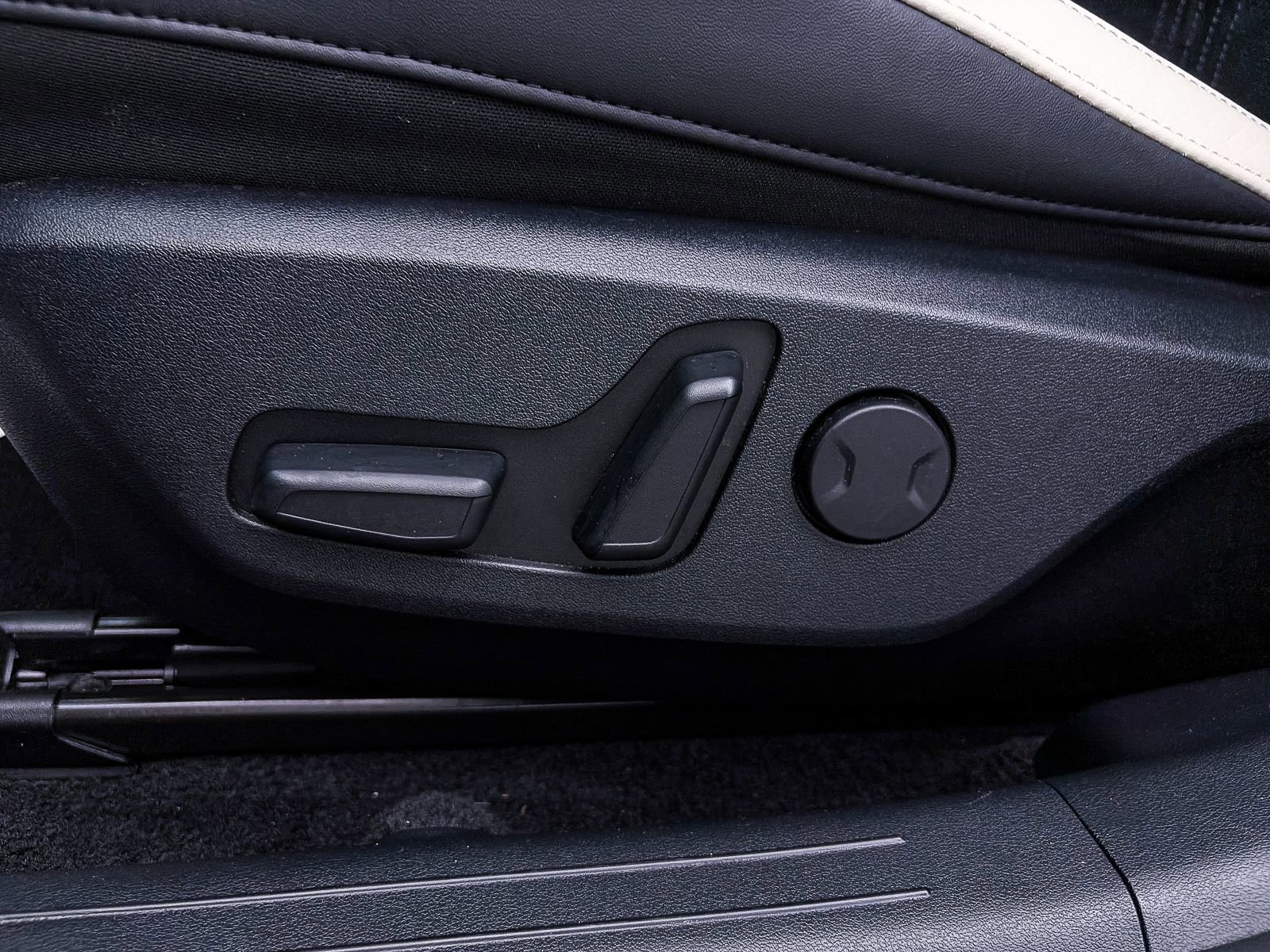 Used 2023 Kia EV6 GT-Line w/ GT-Line Suede Seat Package image 22