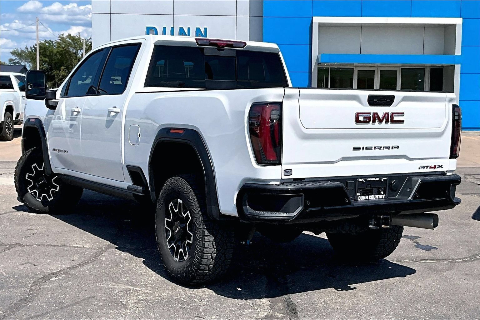 Used 2025 GMC Sierra 2500 AT4X AWD/4WD image 12