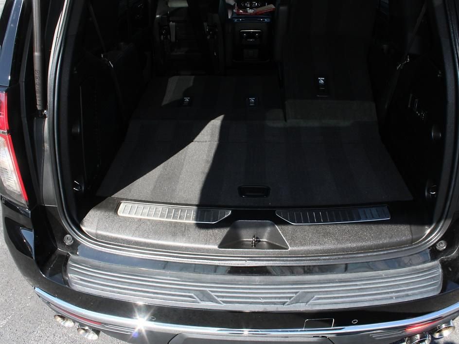 Used 2023 Chevrolet Tahoe Premier AWD/4WD image 22