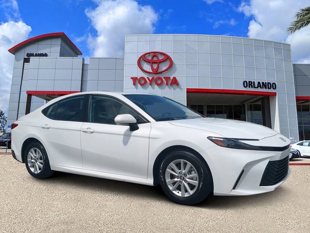 Certified 2025 Toyota Camry LE image 1