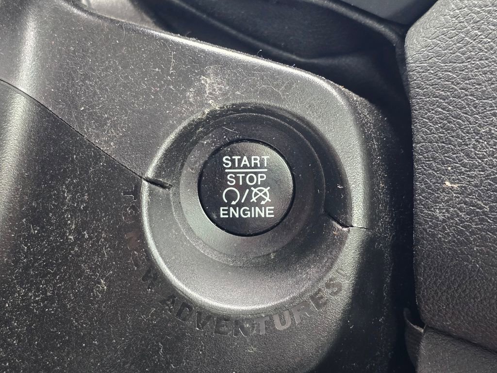 Used 2019 Jeep Renegade Sport image 33