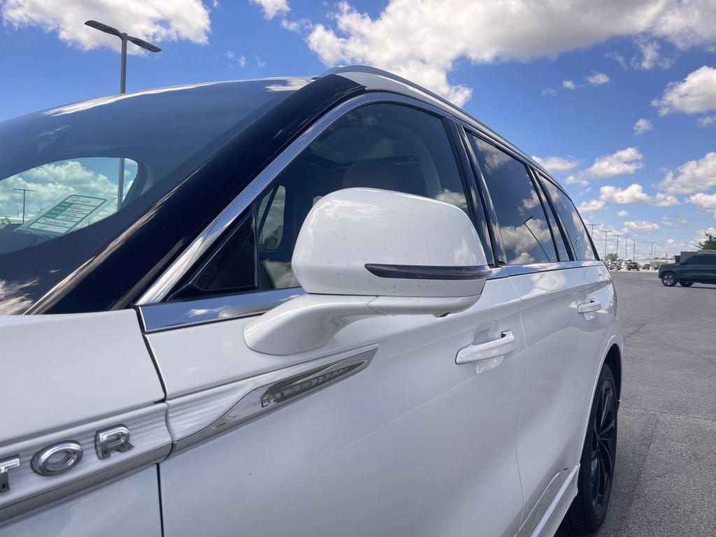 Used 2022 Lincoln Aviator Reserve w/ Equipment Group 201A AWD/4WD image 12