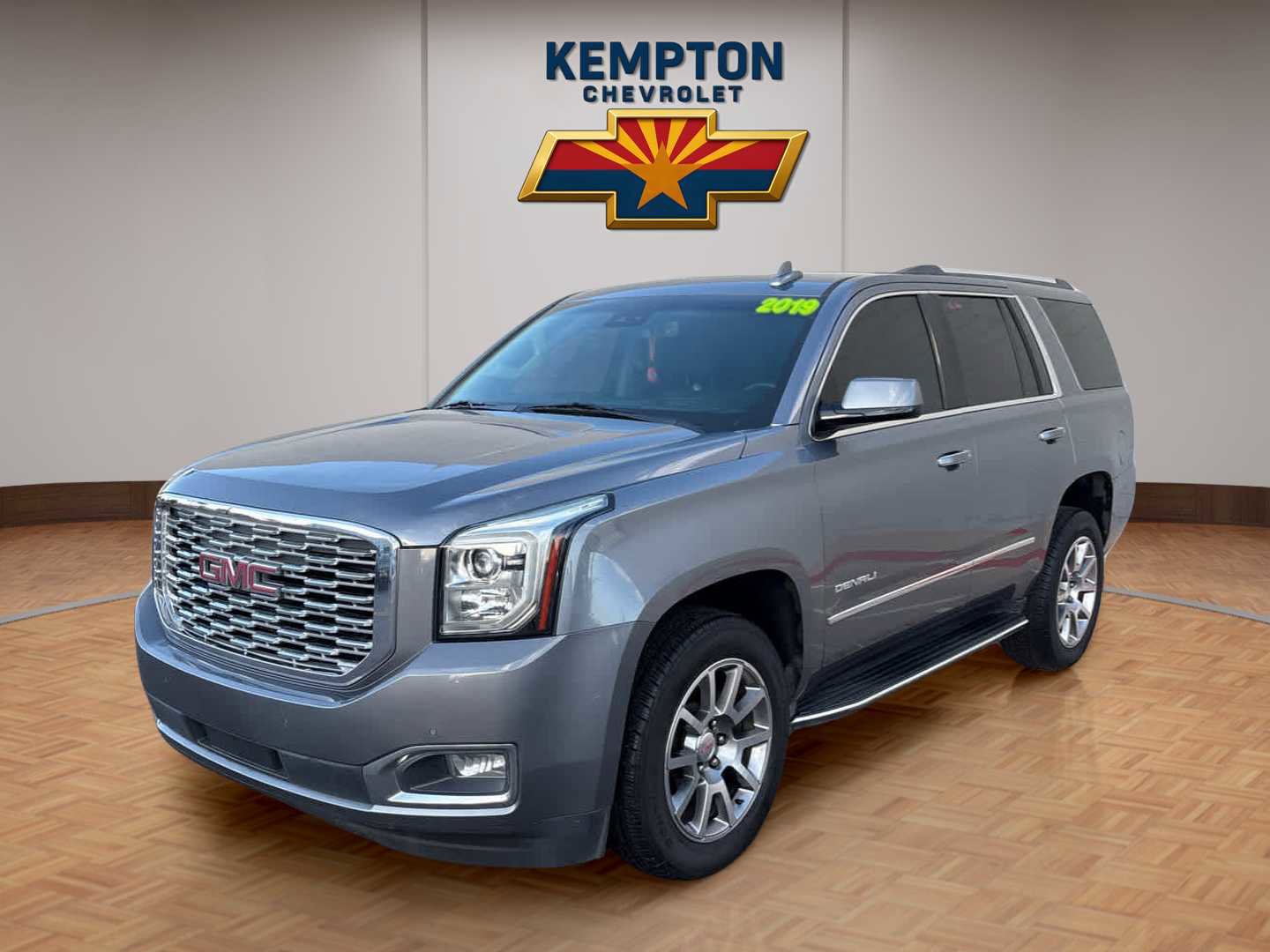 Used 2019 GMC Yukon Denali RWD image 2