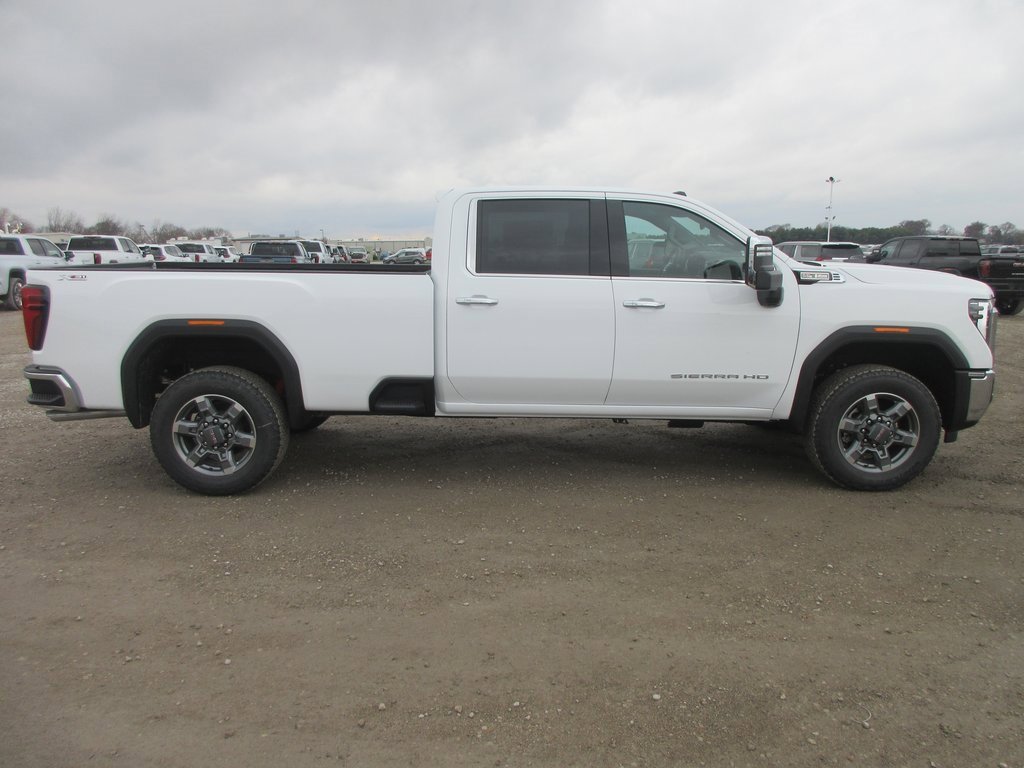 New 2026 GMC Sierra 3500 SLT image 3