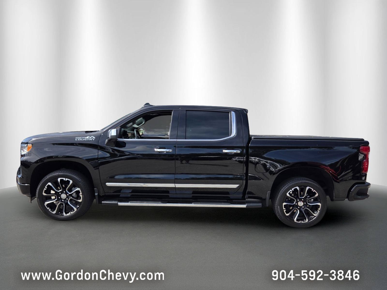 Certified 2024 Chevrolet Silverado 1500 High Country w/ High Country Premium Package AWD/4WD image 2