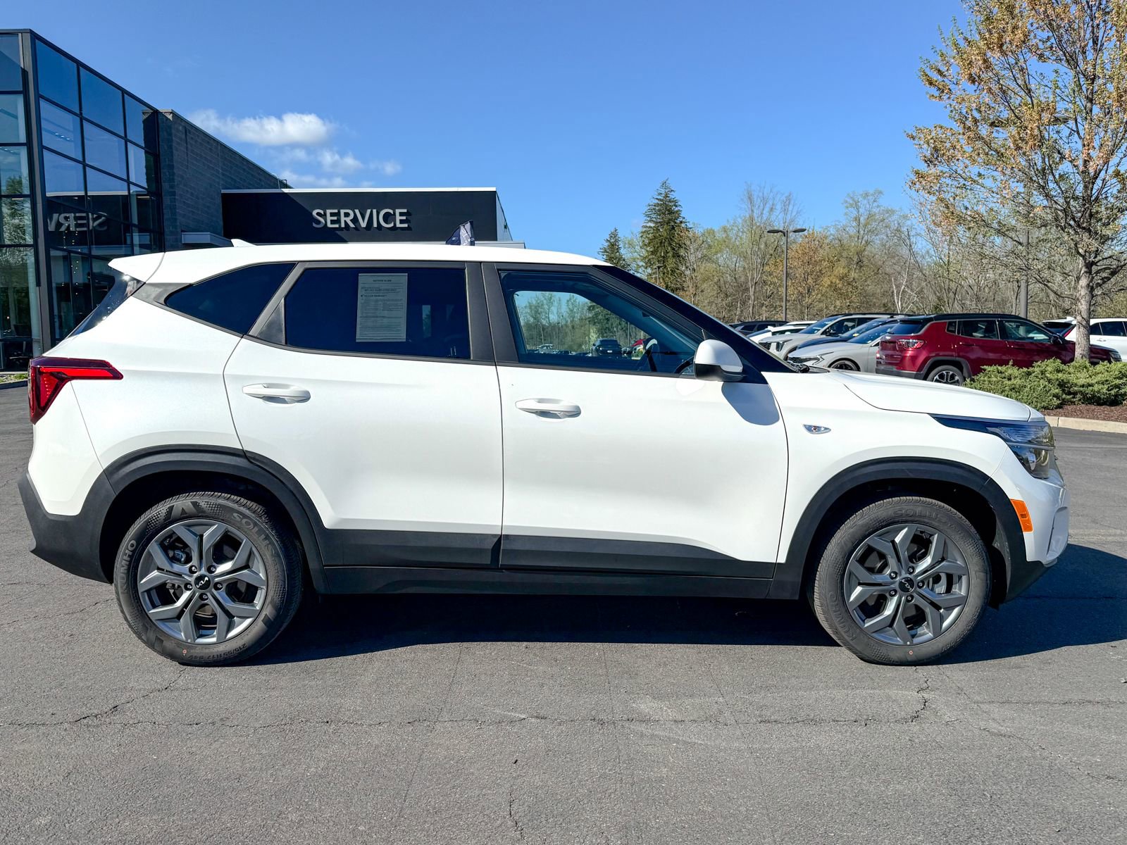 Certified 2025 Kia Seltos LX AWD/4WD image 5