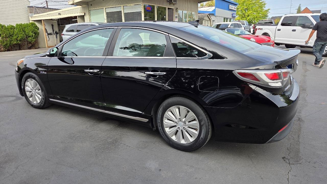Used 2016 Hyundai Sonata SE FWD image 12
