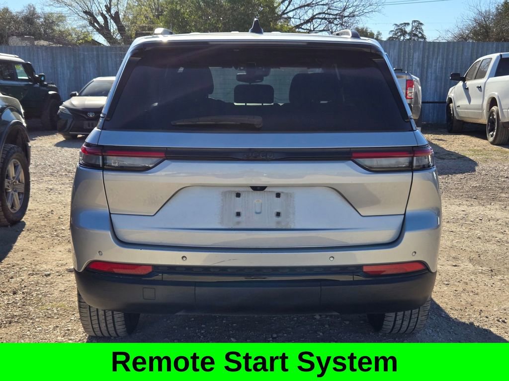 Used 2023 Jeep Grand Cherokee Altitude image 6