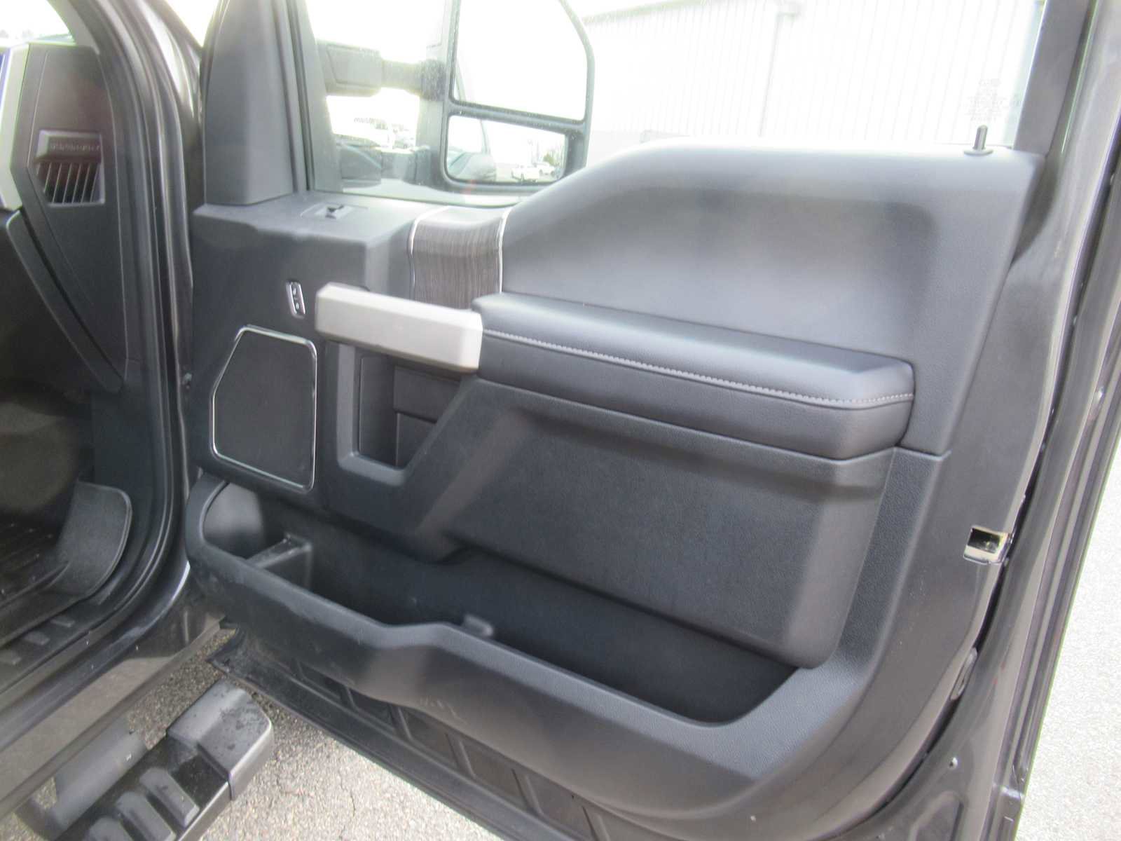 Used 2020 Ford F250 Lariat image 24