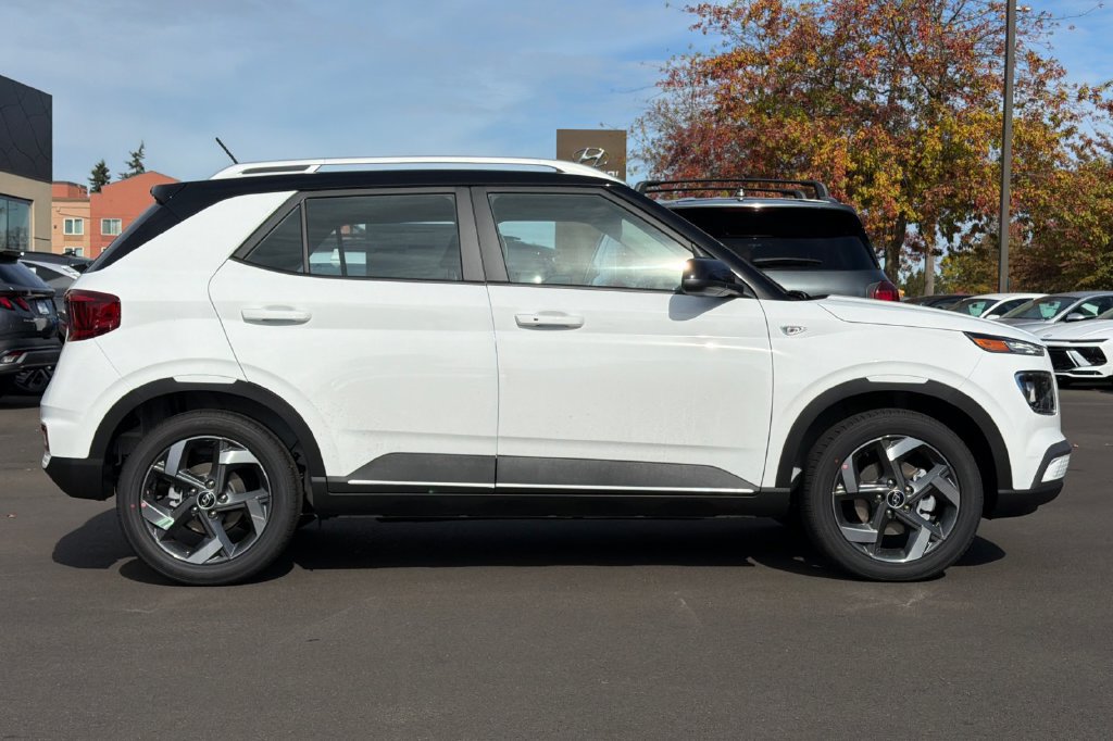 New 2026 Hyundai Venue SEL FWD image 3
