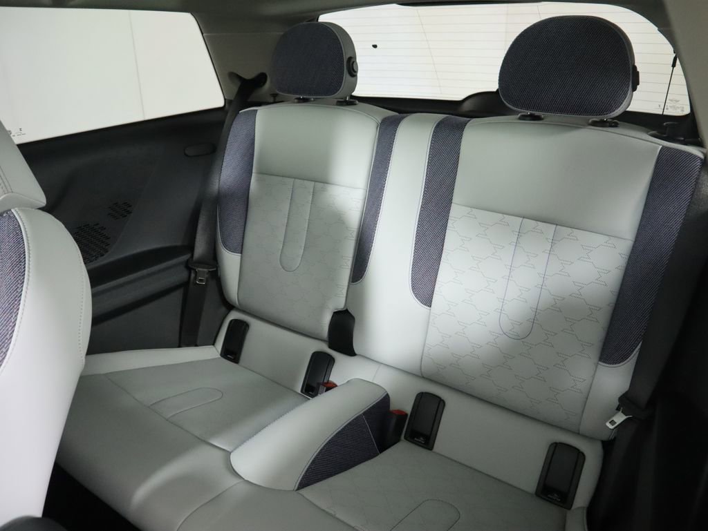 Certified 2025 MINI Cooper S image 21