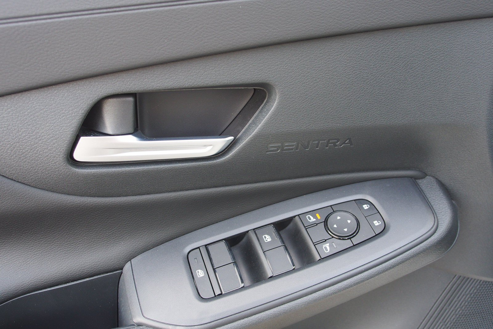 Used 2026 Nissan Sentra SV w/ SV Convenience Package FWD image 17