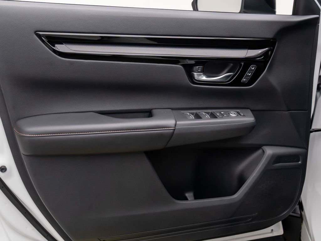 Certified 2025 Honda CR-V Sport Touring image 15