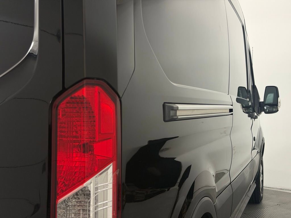 Used 2018 Ford Transit 250 148 Medium Roof RWD image 45