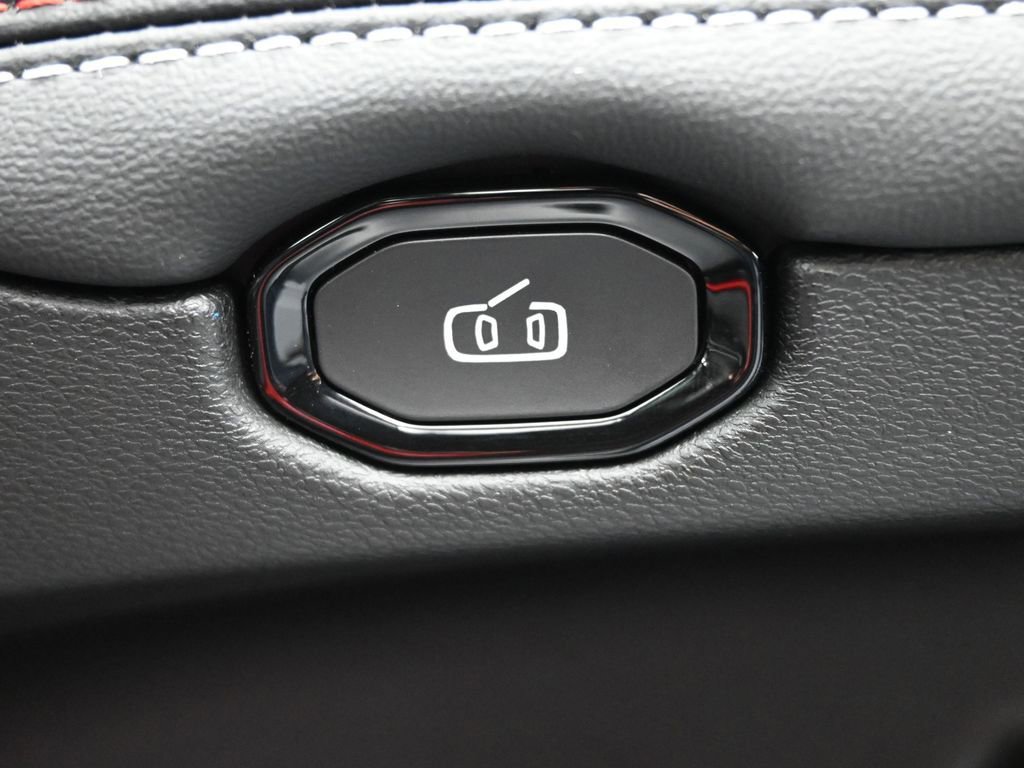 New 2024 Dodge Charger R/T w/ Plus Group image 27