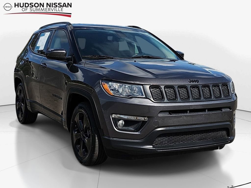 Used 2021 Jeep Compass Latitude image 1