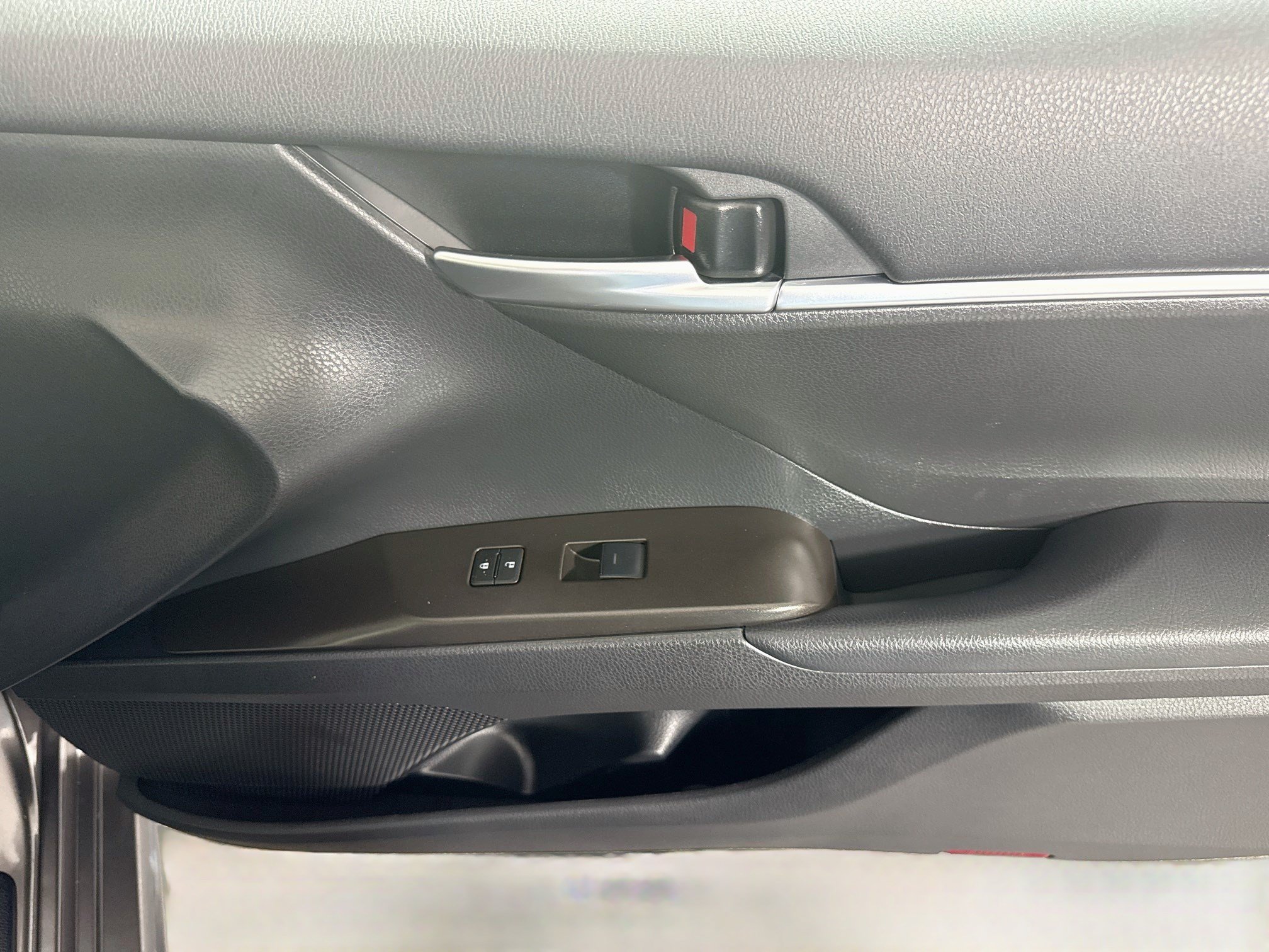 Used 2024 Toyota Camry SE FWD image 30