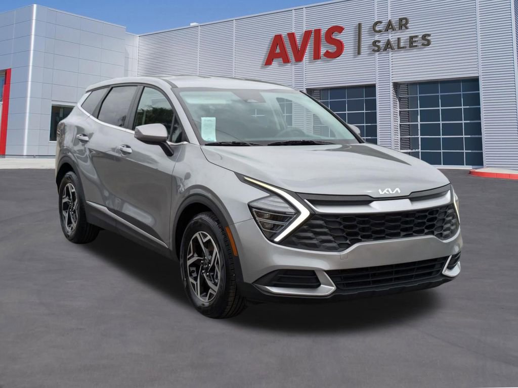 Used 2024 Kia Sportage LX image 3