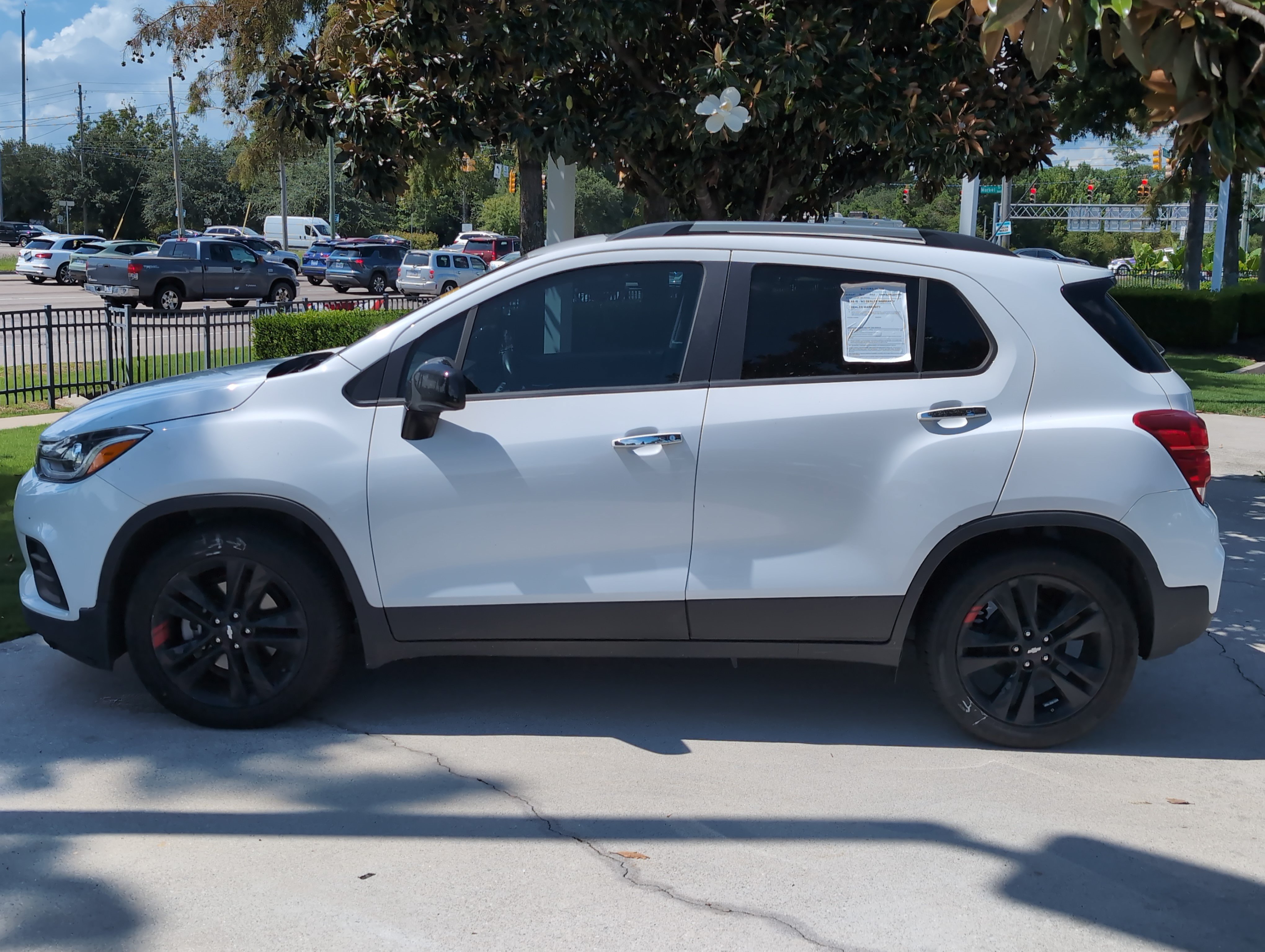 Used 2018 Chevrolet Trax LT w/ Sun & Sound Package FWD image 7