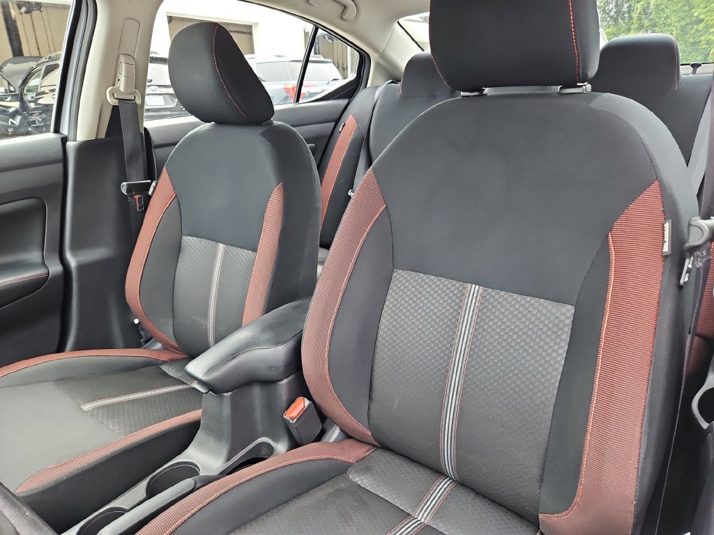 Used 2025 Nissan Versa SR FWD image 21