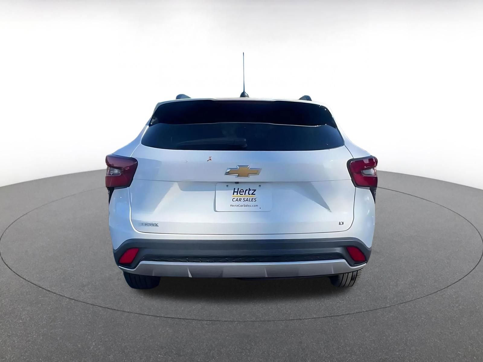 Used 2025 Chevrolet Trax LT image 12