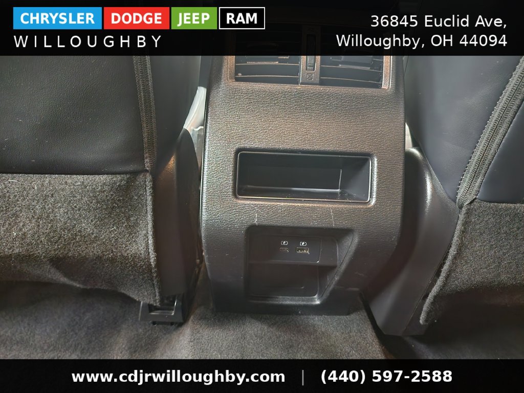 Used 2024 Mitsubishi Outlander AWD image 28