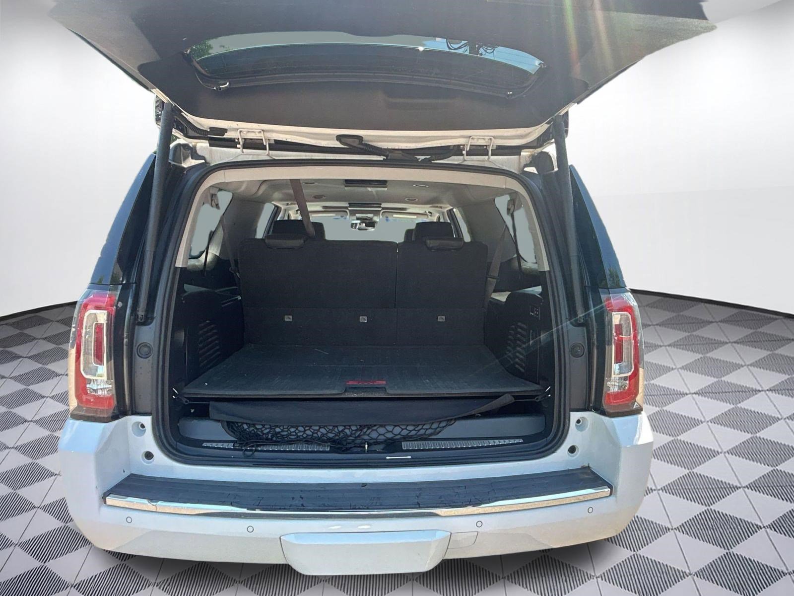 Used 2016 GMC Yukon XL Denali w/ Open Road Package AWD/4WD image 33