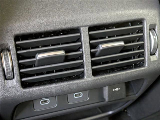 Used 2025 Land Rover Discovery Sport S image 18