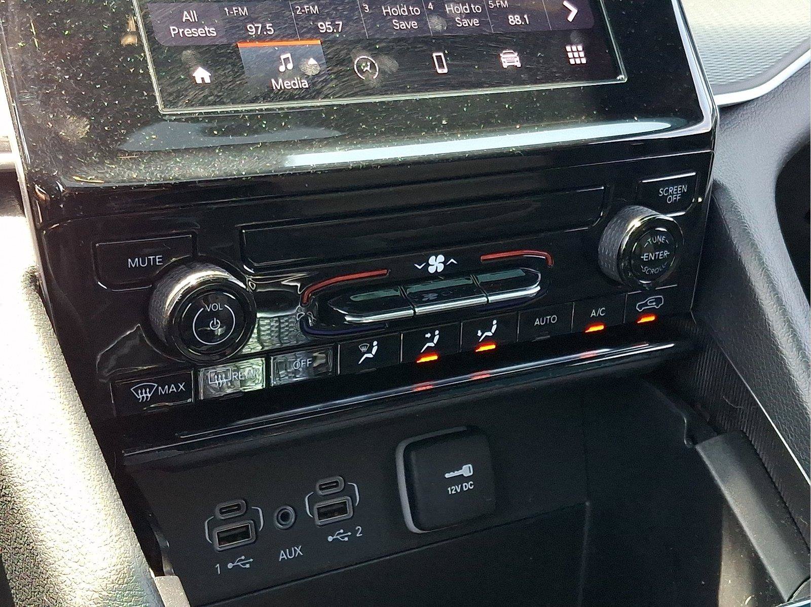 Used 2025 Jeep Grand Cherokee L Laredo AWD/4WD image 14