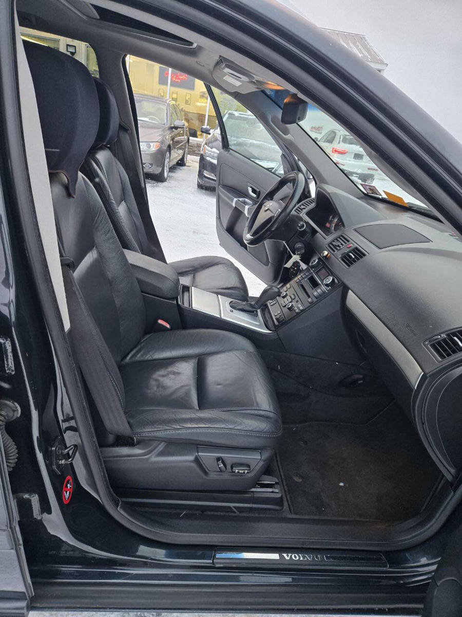 Used 2013 Volvo XC90 3.2 image 22