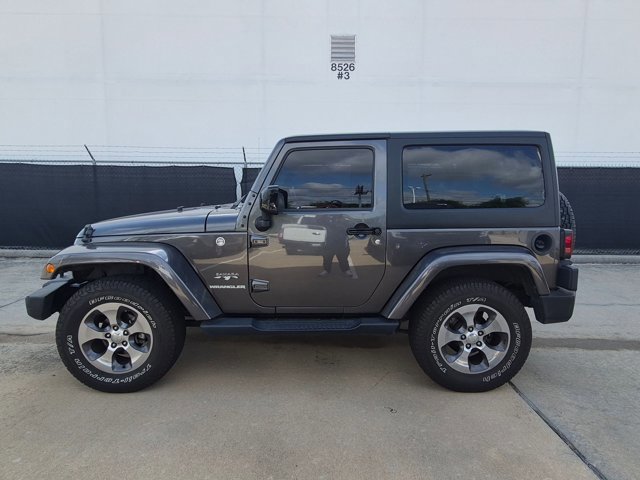Used 2016 Jeep Wrangler Sahara w/ Connectivity Group AWD/4WD image 3